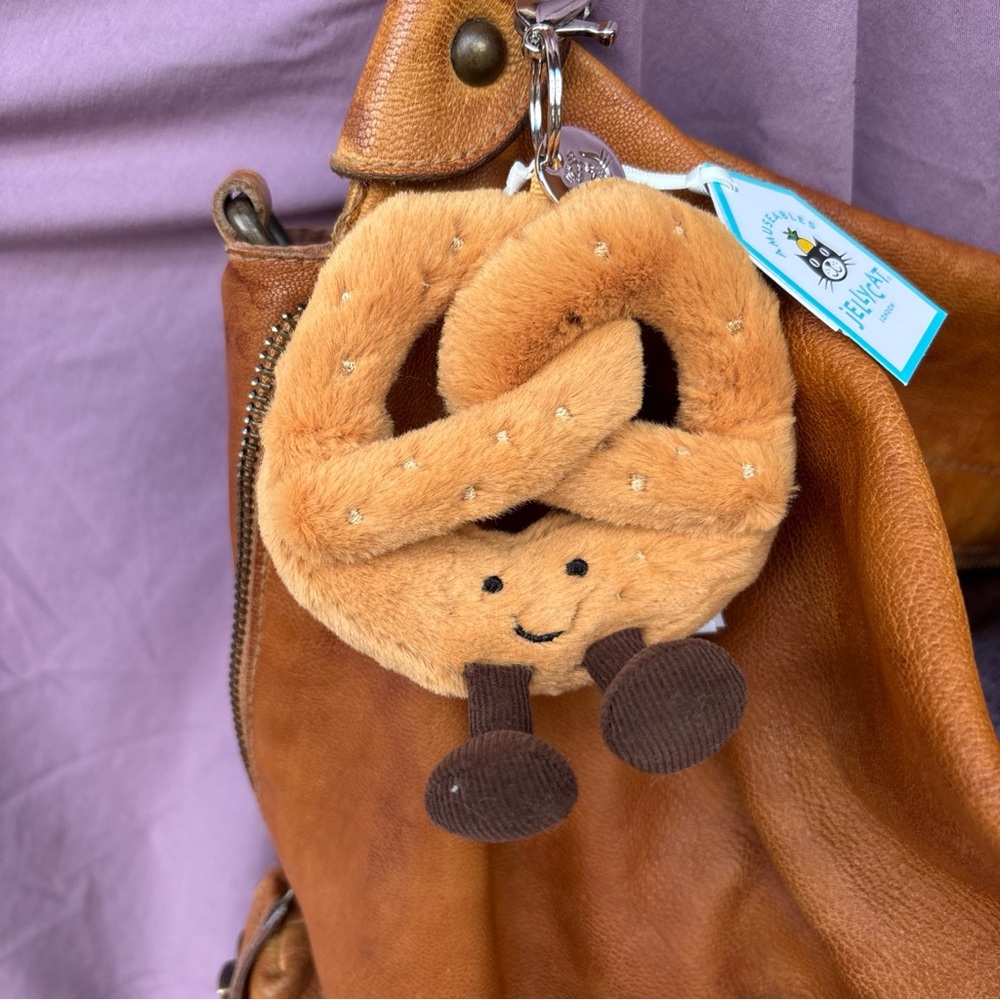 Jellycat Amuseables PRETZEL Bag Charm Authentic in-hand Foodie keychain gift